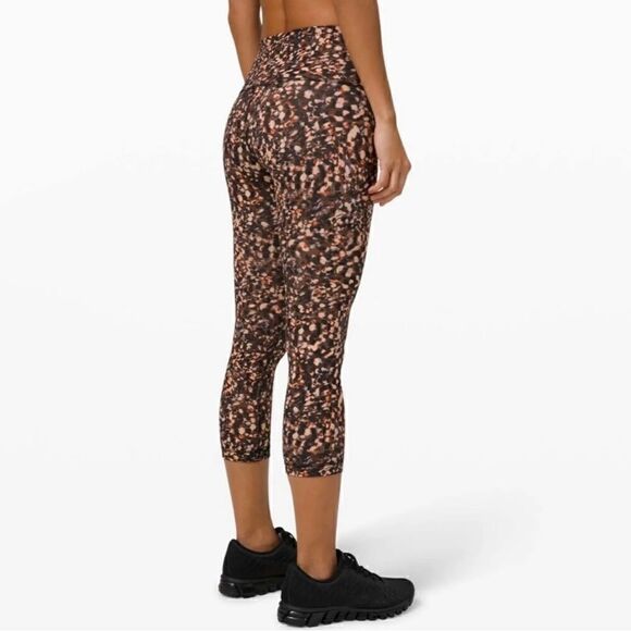 Lululemon Wunder Train High-Rise Crop 21" in Motion Flux Multi - Picture 2 of 7